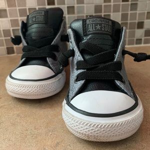 LIKE NEW CONVERSE ALLSTARS